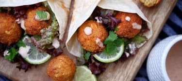 Falafel v tortille s chilli limetkovou majonézou