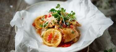 Glazovaný platýz s medem a chilli