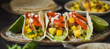 Tacos s mangovým salátem a pstruhem lososovitým