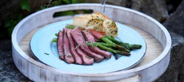 Steak Ribeye z grilu s baby chřestem