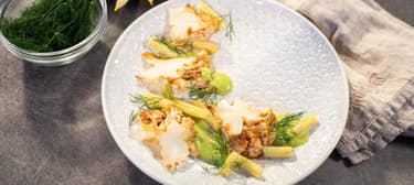 Hráškové pyré, pečený květák & nakládané lusky 