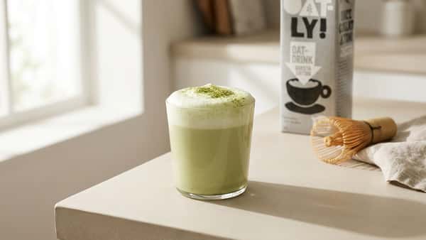 Oatly Barista: Matcha & Popcorn