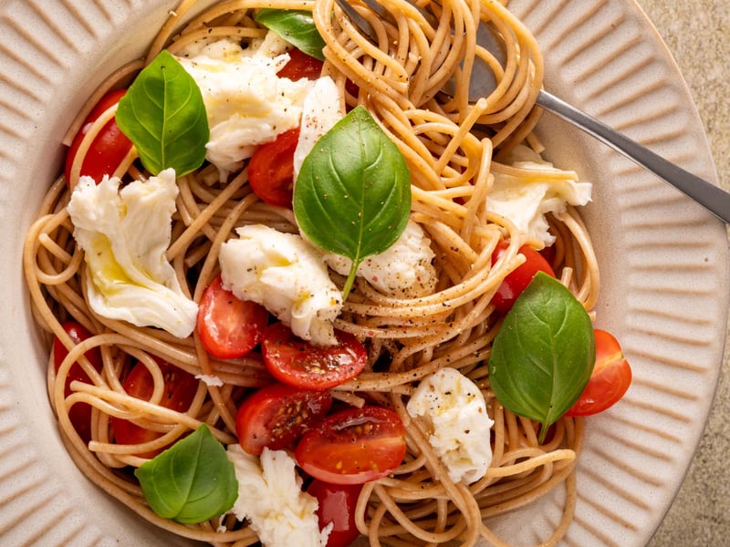 Těstoviny caprese