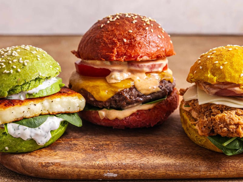 Trio mini burgerů - hovězí, s trhaným vepřovým a halloumi