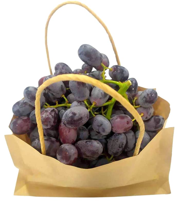Dark seedless grapes