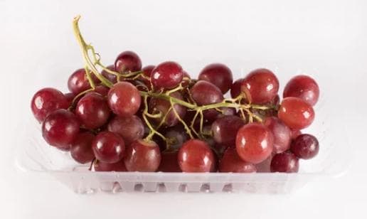 Dark seedless grapes
