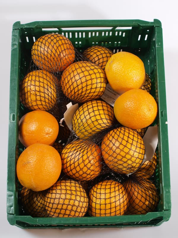 Fresh oranges, net 1kg