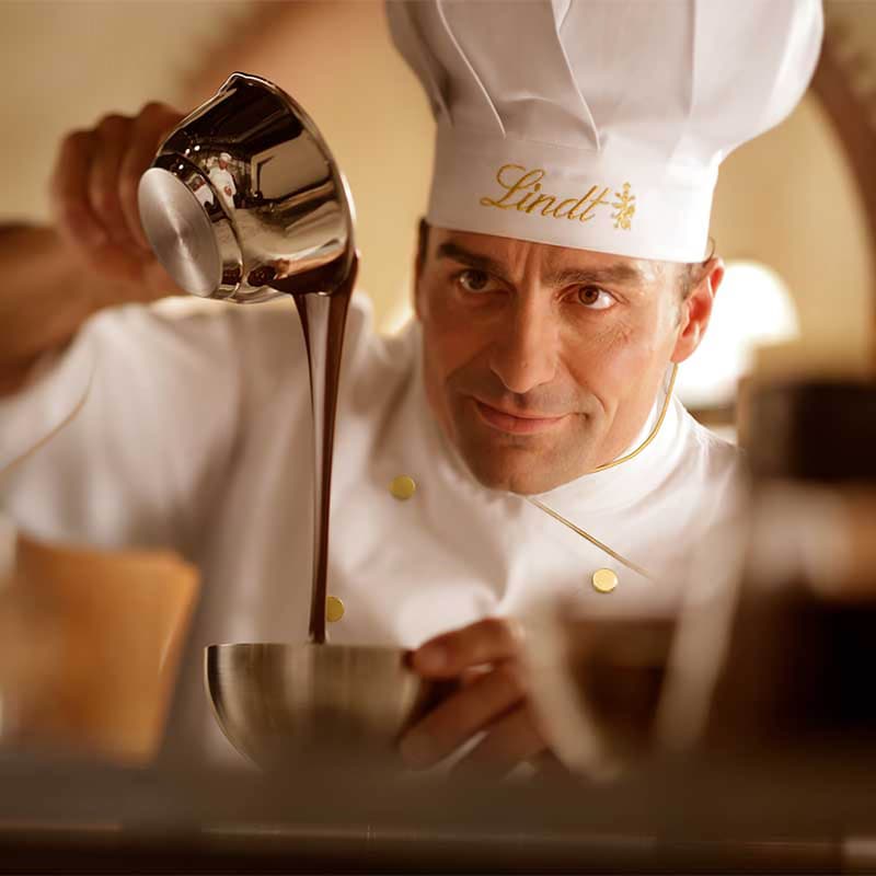 Lindt Les Grandes Milk Chocolate with Whole Hazelnuts