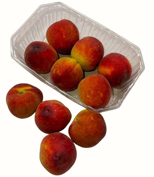 Yellow peaches, packaging