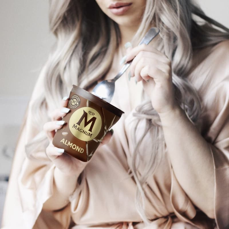 Magnum Almond zmrzlina v kelímku