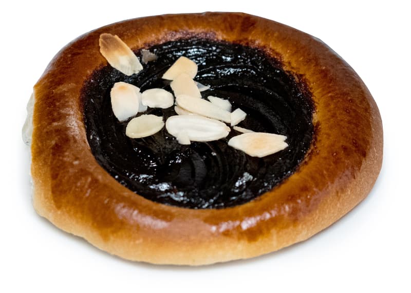 Antonínovo pekařství Kynutý koláč povidlový s mandlemi