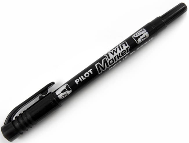 Pilot Twin double-pointed permanent marker black