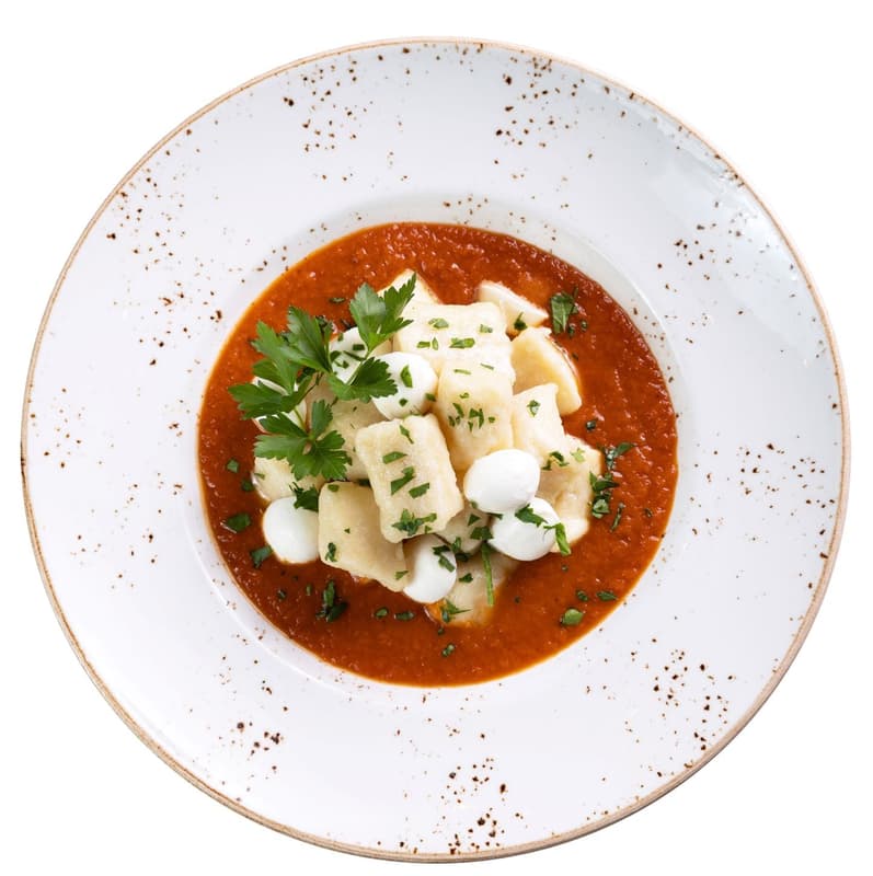 Handmade gnocchi from roasted cauliflower with tomatoes by Spojka Karlín