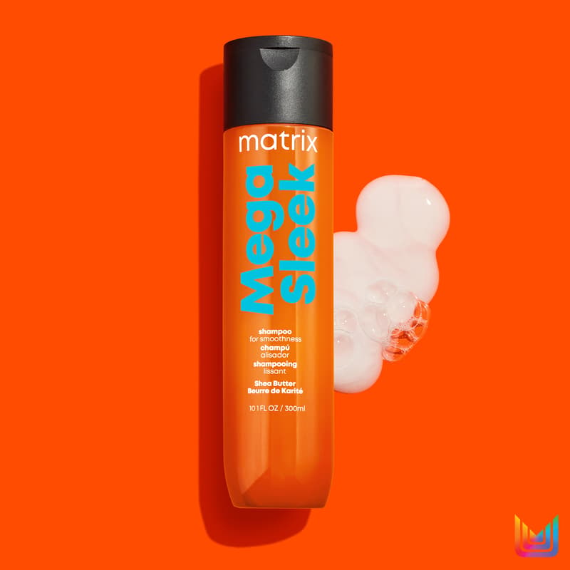 Matrix Total Results Mega Sleek šampon pro nepoddajné a krepatějící se vlasy