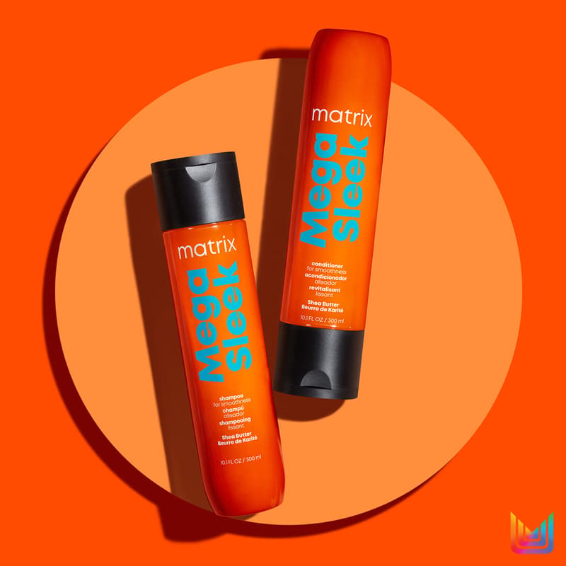 Matrix Total Results Mega Sleek šampon pro nepoddajné a krepatějící se vlasy