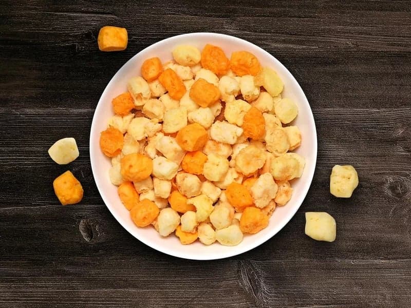 Mixit Křupavý sýr White Cheddar and Red Leicester