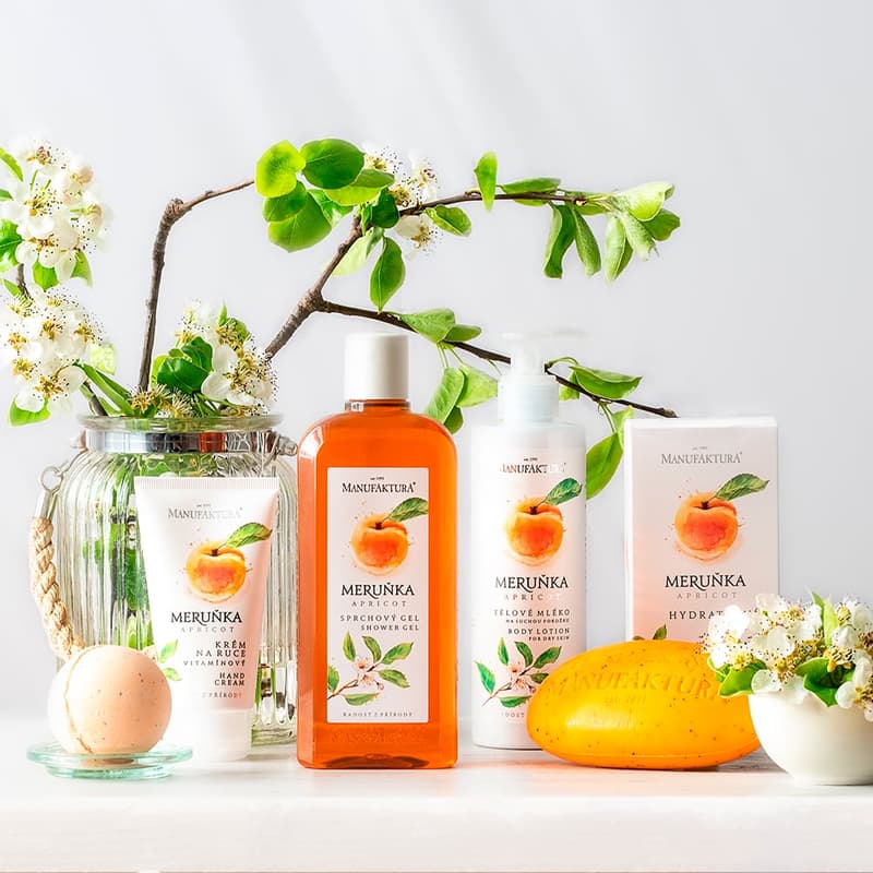 Manufaktura Vitamin moisturizing hand cream Apricot