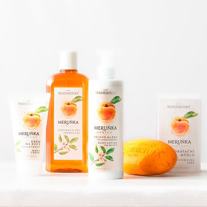 Manufaktura Moisturizing solid hand & body soap Apricot