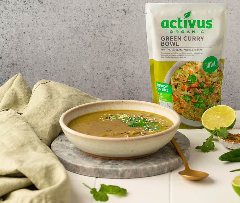 Activus BIO Green curry bowl se zeleným kari kořením, fazolemi mungo a černou rýží