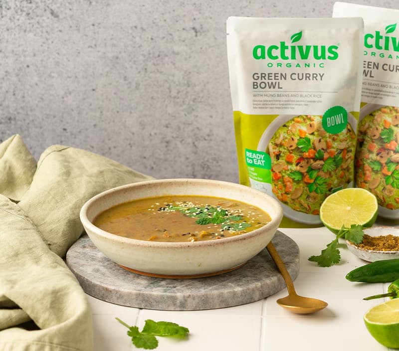 Activus BIO Green curry bowl se zeleným kari kořením, fazolemi mungo a černou rýží