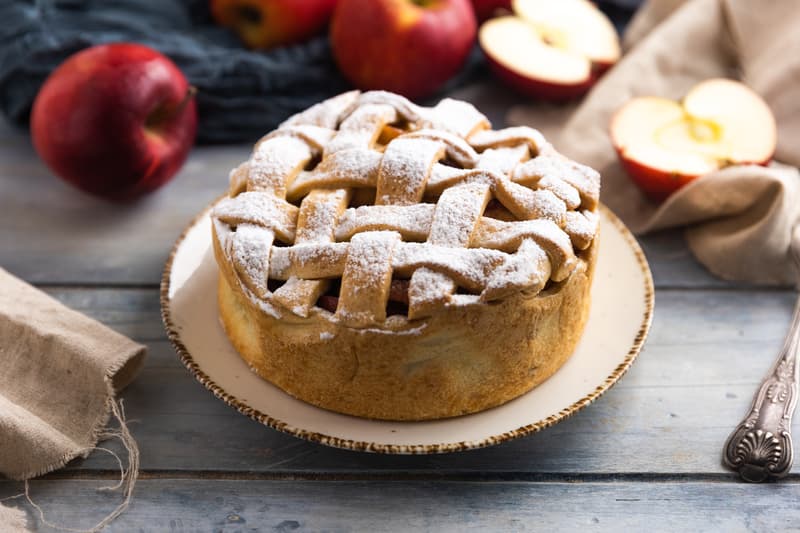Rohlik.cz Apple-tastic lincé pie from The Green Garden