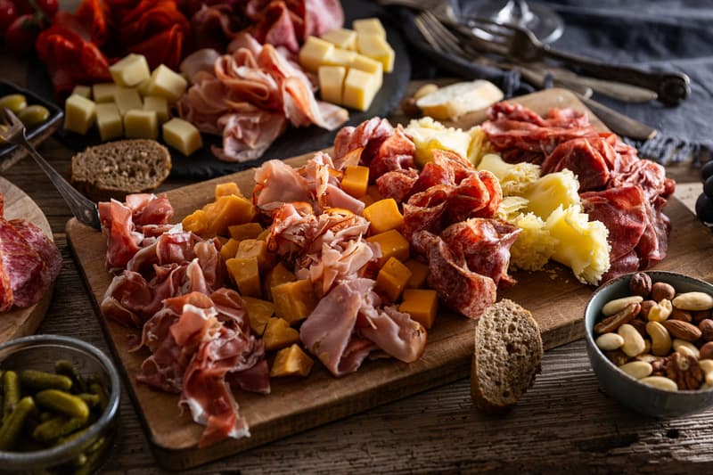 Rohlik.cz Plated bowl of ham, salami, cheese I