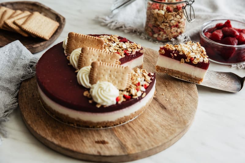 Rohlik.cz Mini Curd cake with strawberries