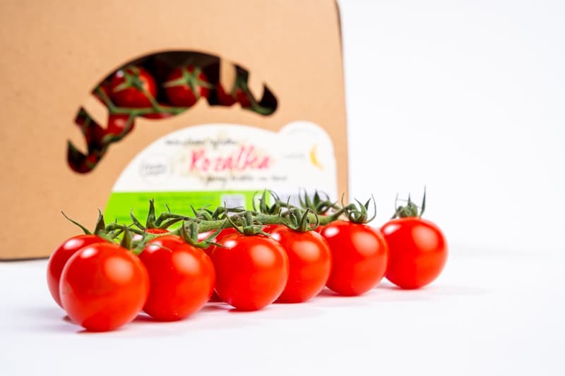 Rohlík.cz – Cherry tomatoes on a twig Rozálka, packaging