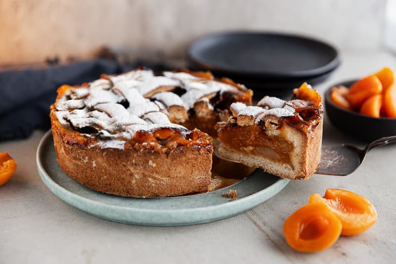 Rohlik.cz Golden apricot pie delight from The Green Garden