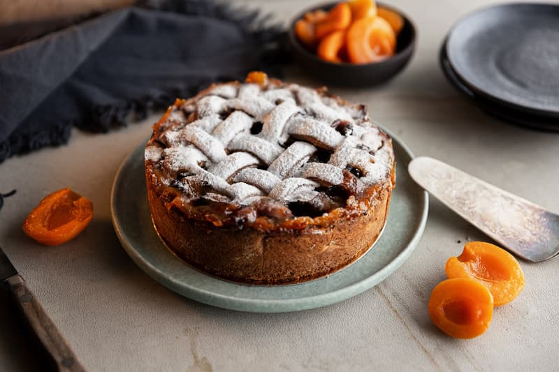 Rohlik.cz Golden apricot pie delight from The Green Garden