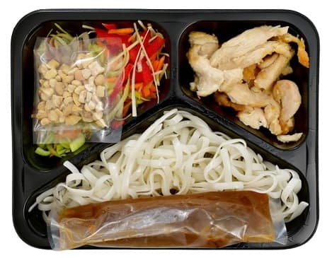 Pad thai noodles with chicken and fresh vegetables (set for preparing ready meals)