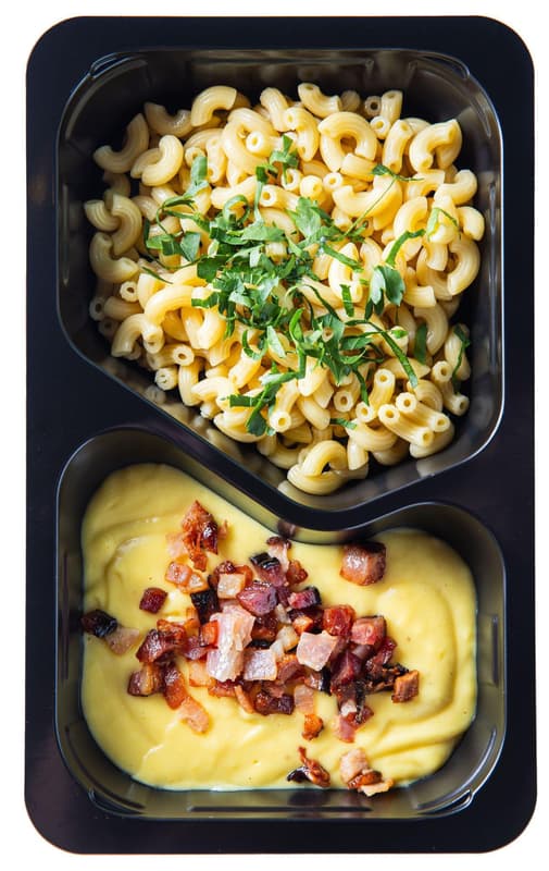 Mac & Cheese with smoked meat and chives from Spojka Karlín