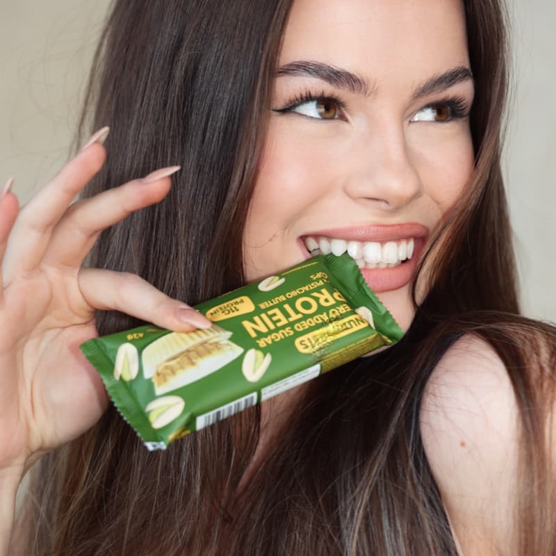 Nutry Nuts Proteinové košíčky Bílá čokoláda s pistáciovým krémem 2x21g