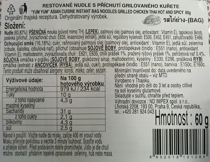 YumYum Restované nudle s příchutí grilovaného kuřete