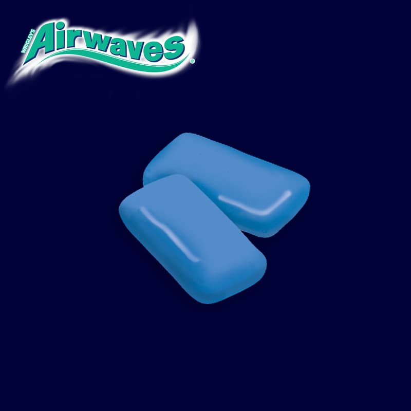 Wrigley's Airwaves Extreme sugar-free gum with strong menthol and eucalyptus flavor